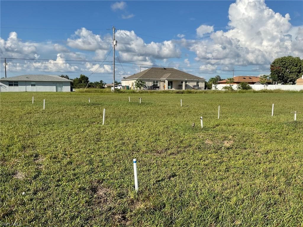 1805 NE 17th ST CAPE CORAL, FL 33909