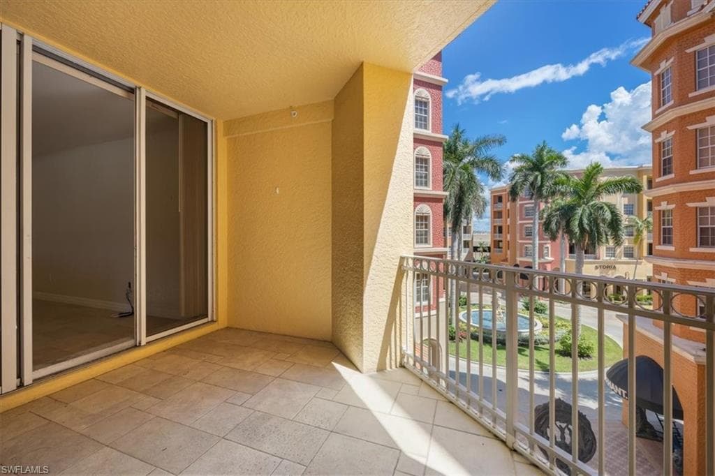 410 BAYFRONT PL 2309 NAPLES, FL 34102