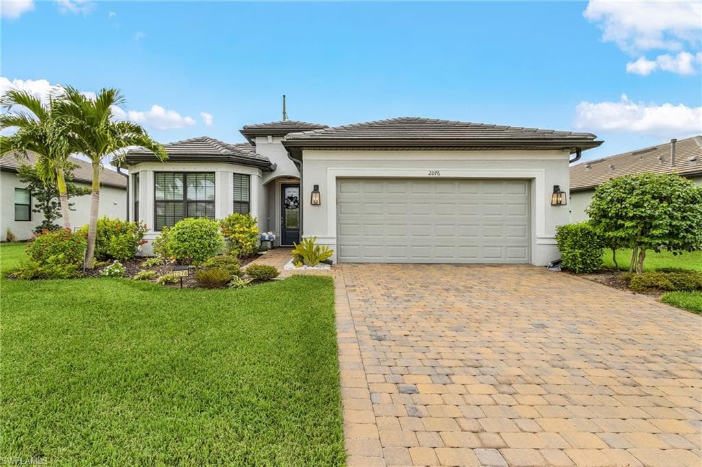 2076 Yellowfin CIR NAPLES, FL 34114