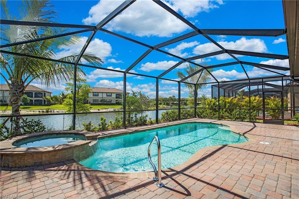 28107 Foxrock CT BONITA SPRINGS, FL 34135