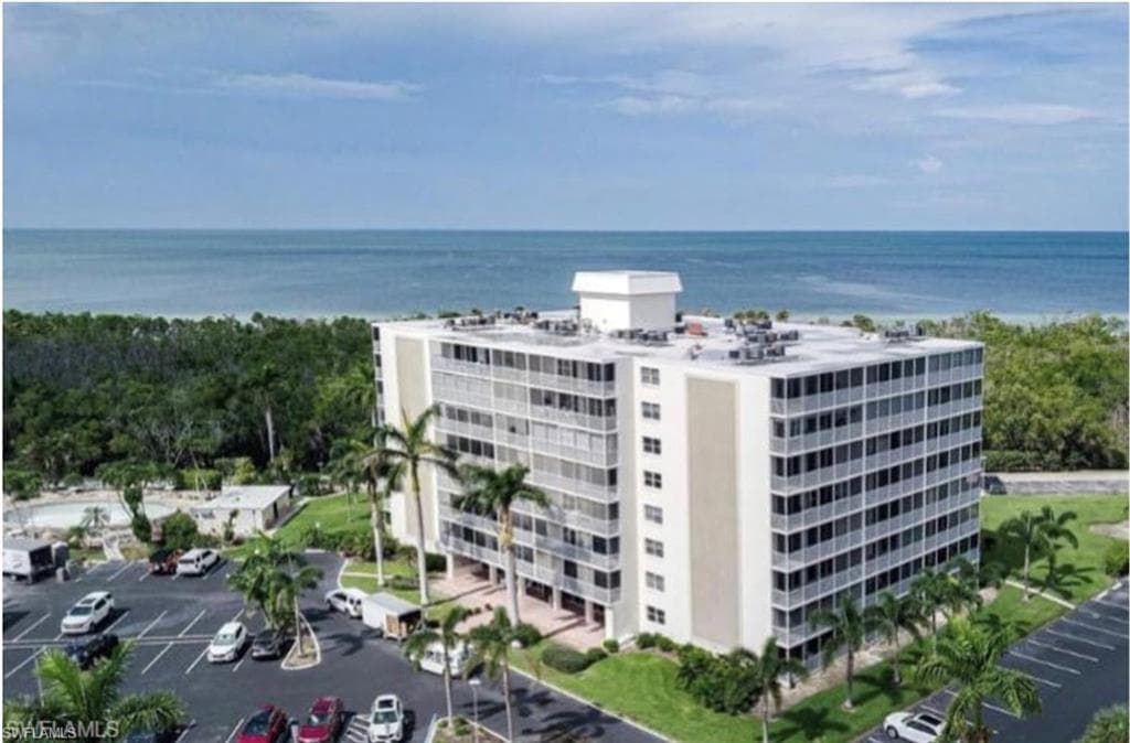 3 Bluebill AVE 211 NAPLES, FL 34108