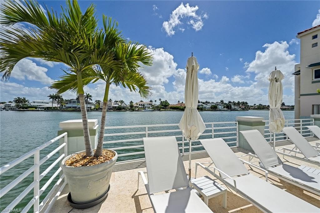 4560 Gulf Shore BLVD N 3-213 NAPLES, FL 34103