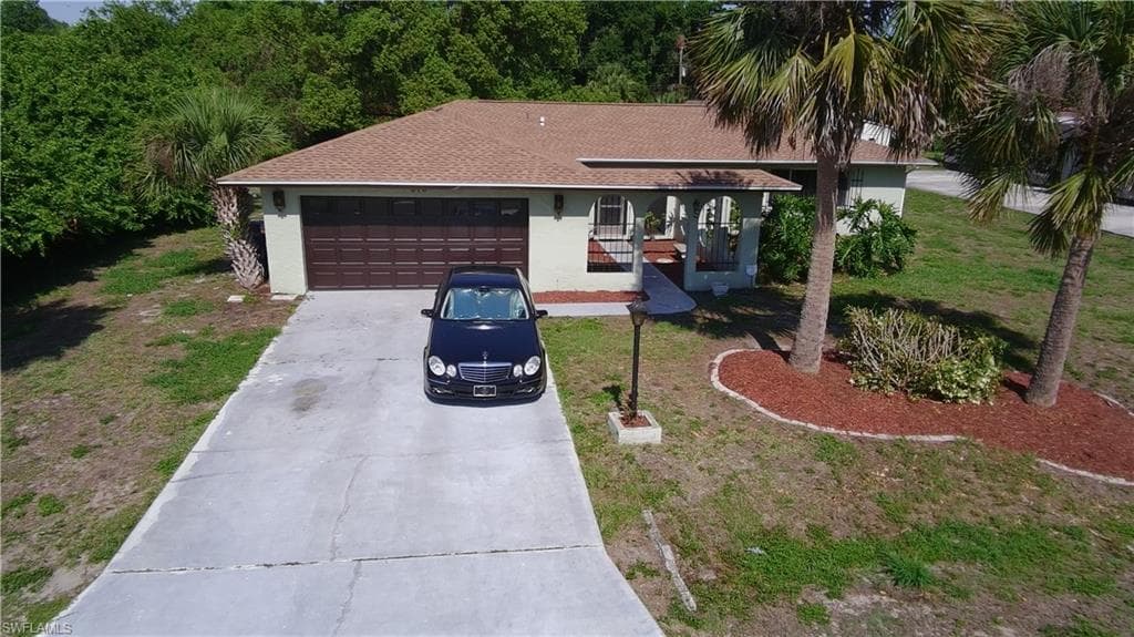 313 Cleveland AVE LEHIGH ACRES, FL 33936
