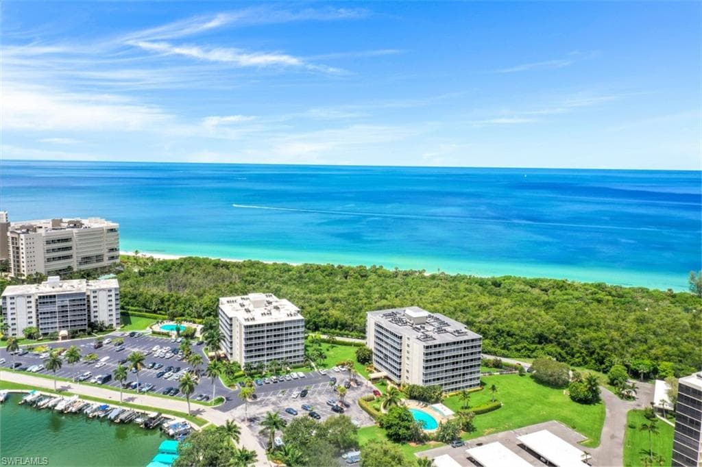 5 Bluebill AVE 210 NAPLES, FL 34108