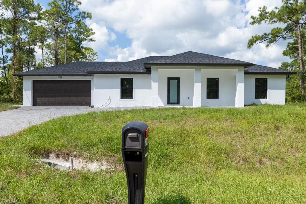 2019 Hamilton AVE ALVA, FL 33920