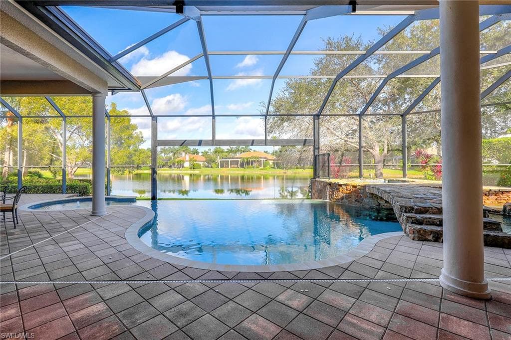 7711 Trent CT NAPLES, FL 34113