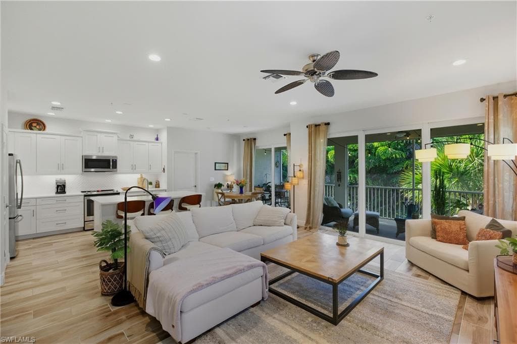 6947 Avalon CIR 1908 NAPLES, FL 34112