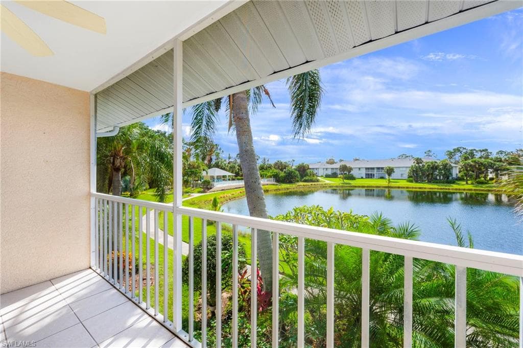 379 Gabriel CIR 2304 NAPLES, FL 34104