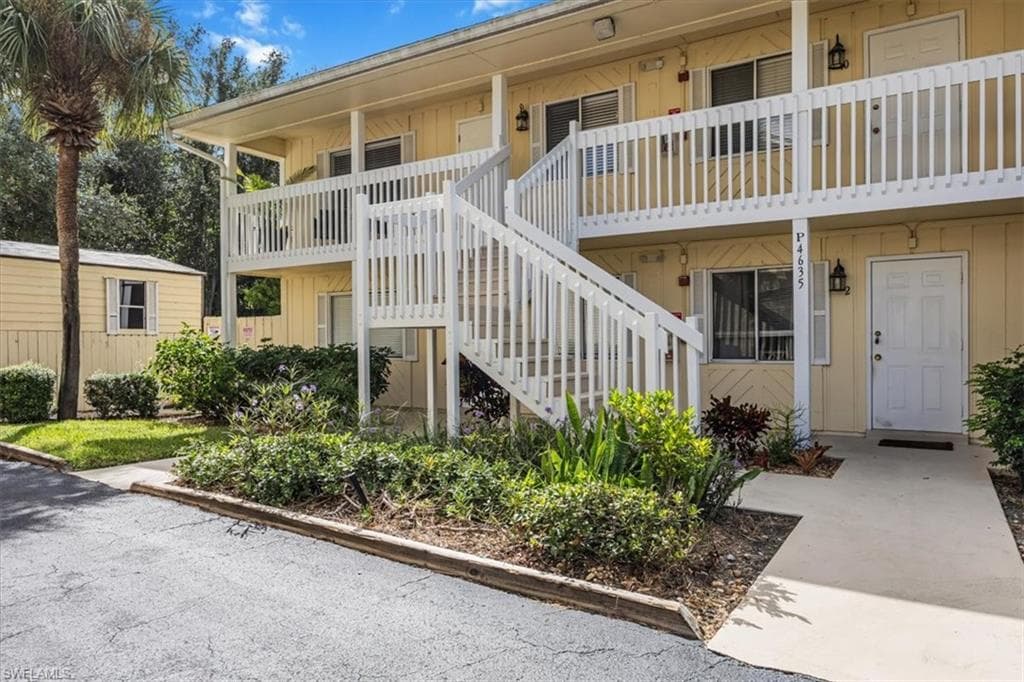 4635 Bayshore DR P9 NAPLES, FL 34112