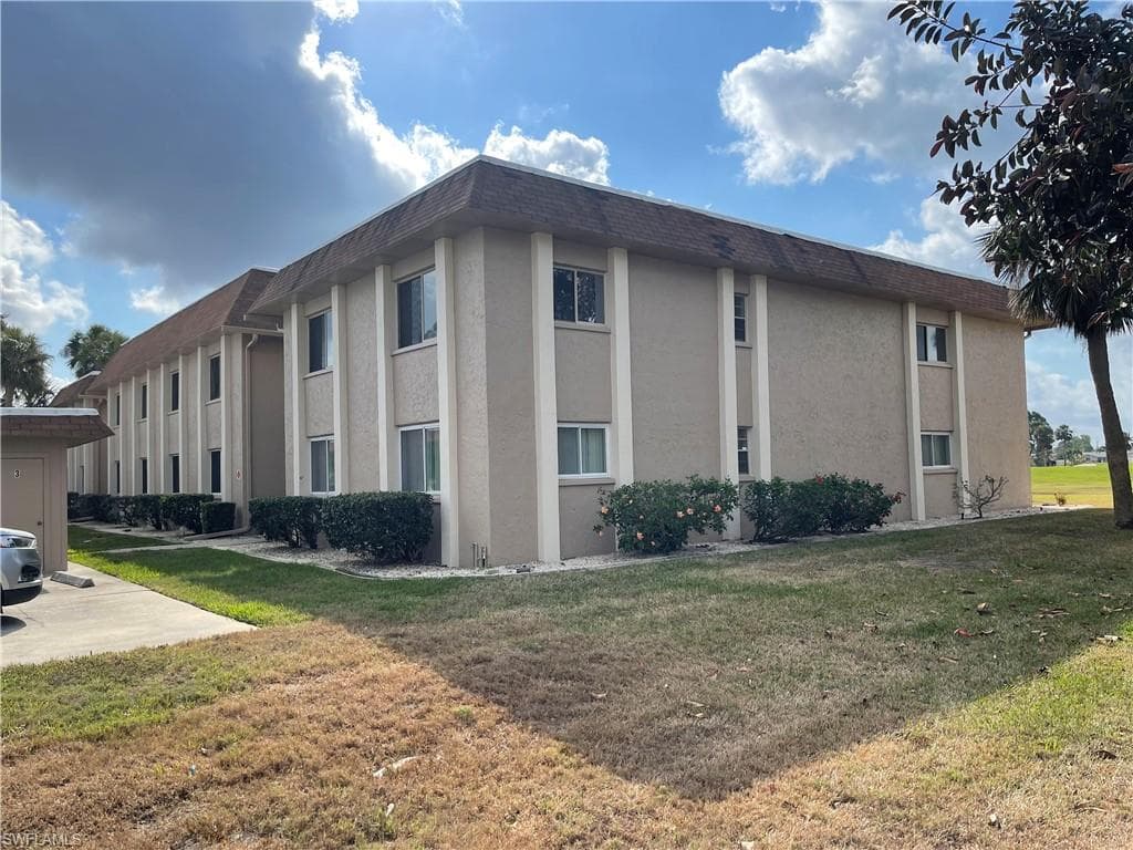 1739 Golf Club DR 6 NORTH FORT MYERS, FL 33903
