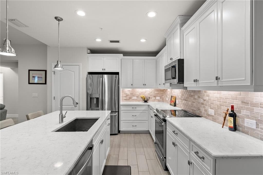 2280 Priory LN 1102 NAPLES, FL 34120