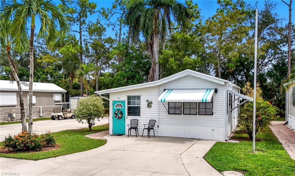 37 Bass LN NAPLES, FL 34114