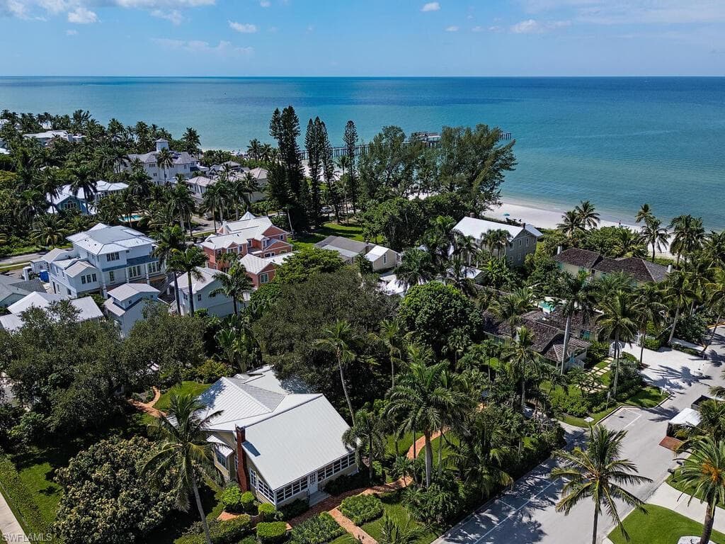66 11th AVE S NAPLES, FL 34102