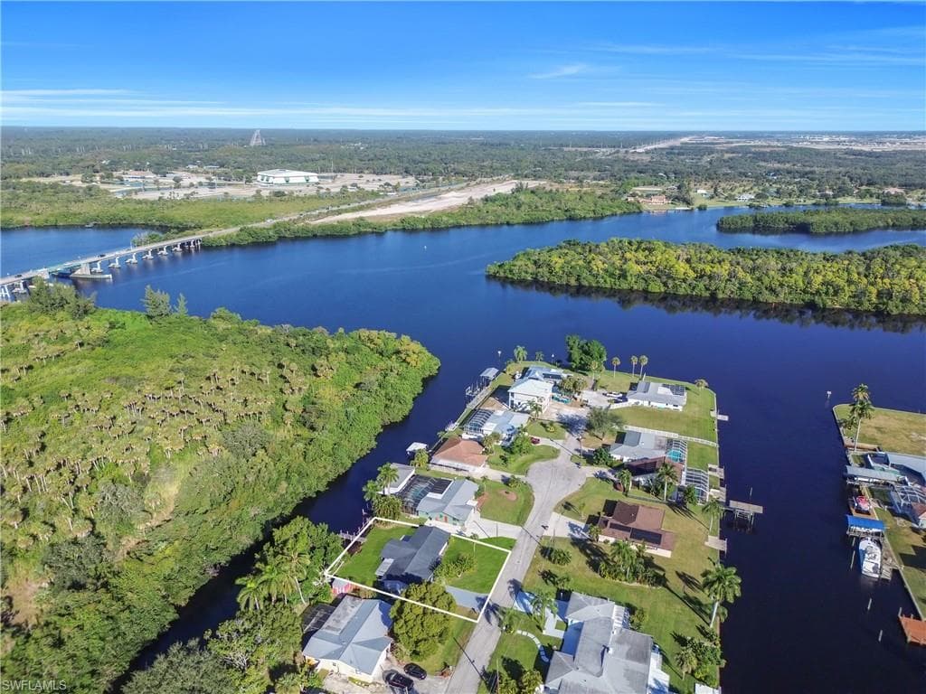 2203 Santiago AVE FORT MYERS, FL 33905