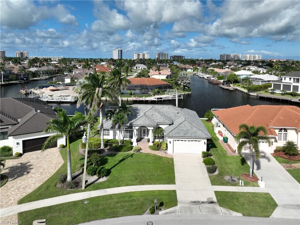 100 Bonita CT MARCO ISLAND, FL 34145