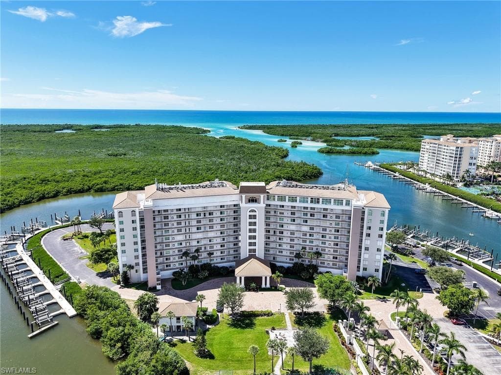 13115 Vanderbilt DR NAPLES, FL 34110