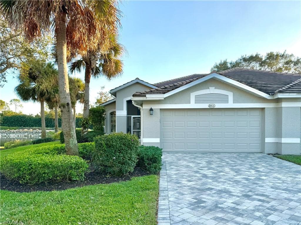 8854 Naples Heritage DR NAPLES, FL 34112