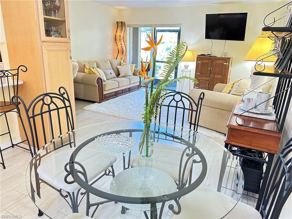 9635 Eaton Gardens LN 103 FORT MYERS, FL 33919