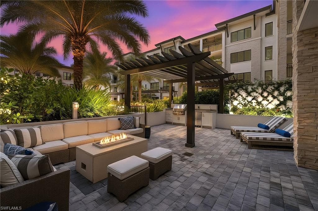 1130 3rd AVE S 208 NAPLES, FL 34102