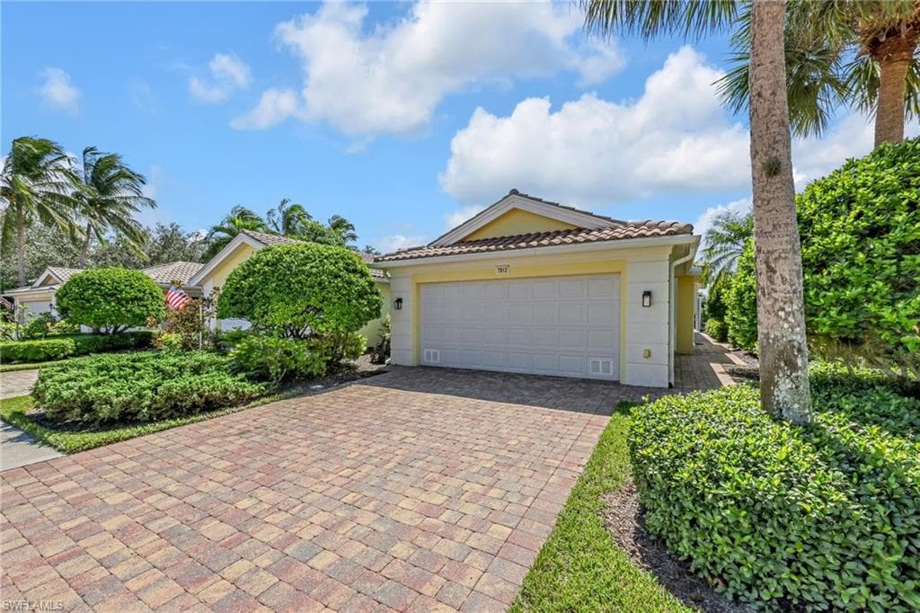 7812 Umberto CT NAPLES, FL 34114