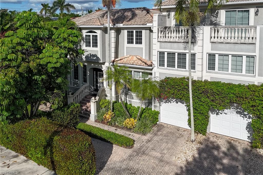 991 8th ST S 1 NAPLES, FL 34102