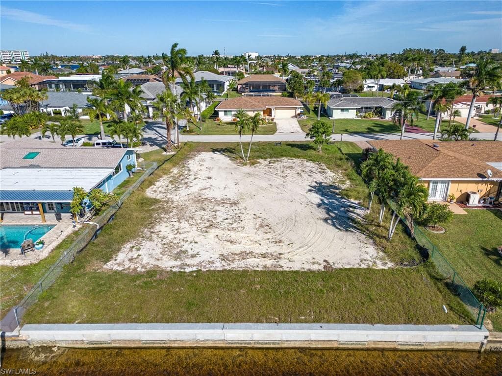 5230 Tamiami CT CAPE CORAL, FL 33904