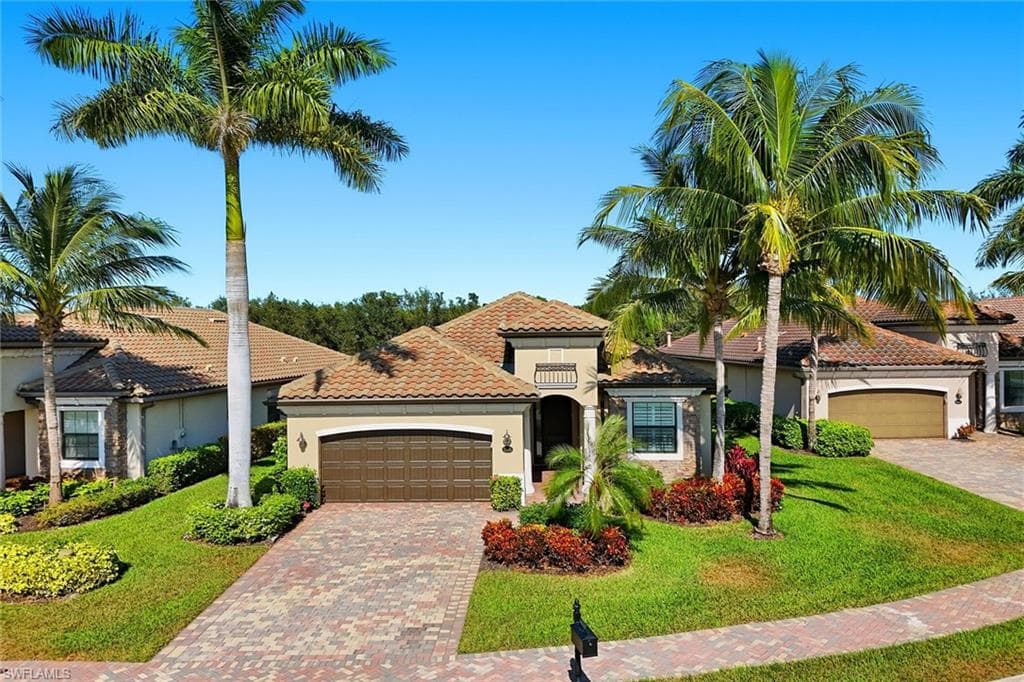 2906 Aviamar CIR NAPLES, FL 34114
