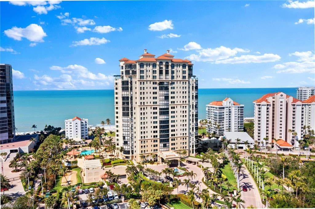 81 Seagate DR 801 NAPLES, FL 34103