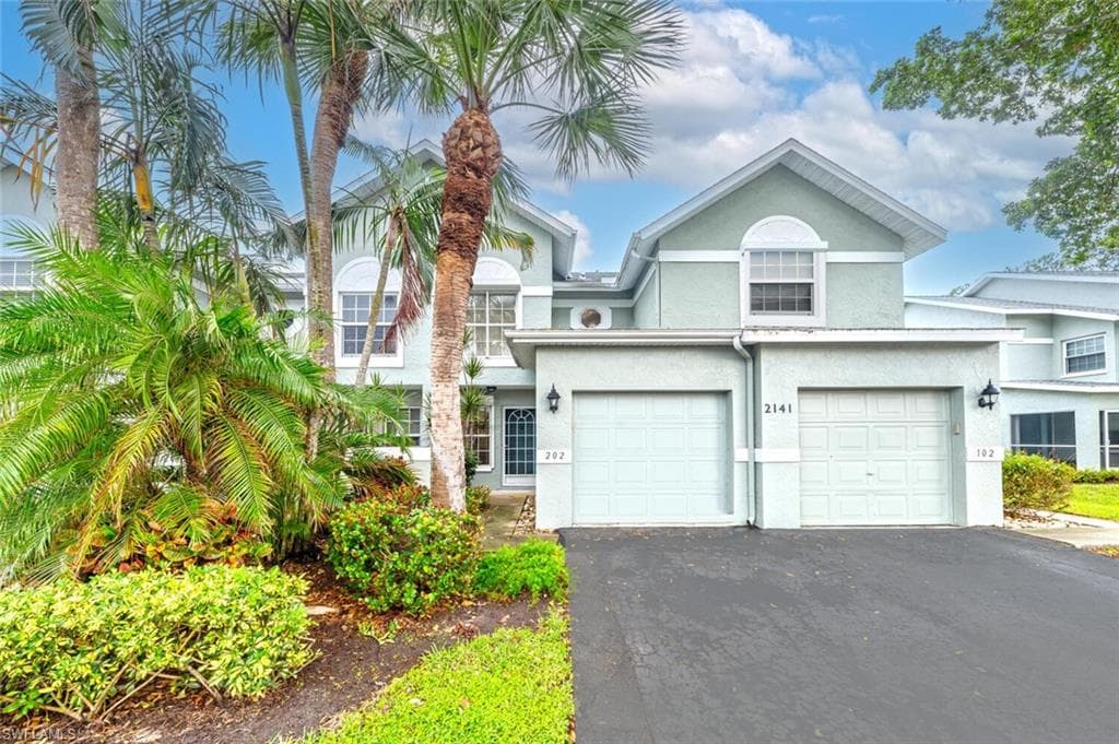 2141 Tama CIR 202 NAPLES, FL 34112