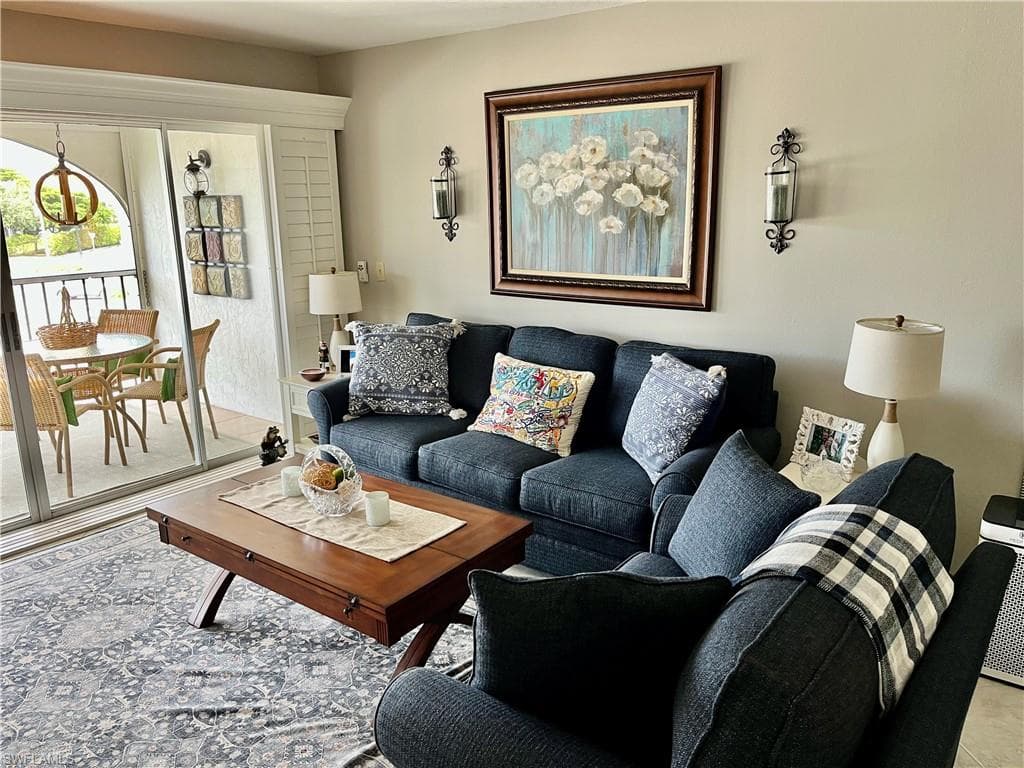 53 High Point CIR W 302 NAPLES, FL 34103