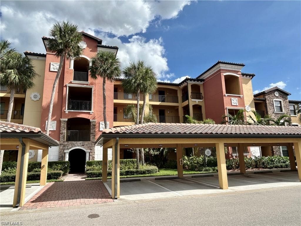 9566 Trevi CT 4928 NAPLES, FL 34113