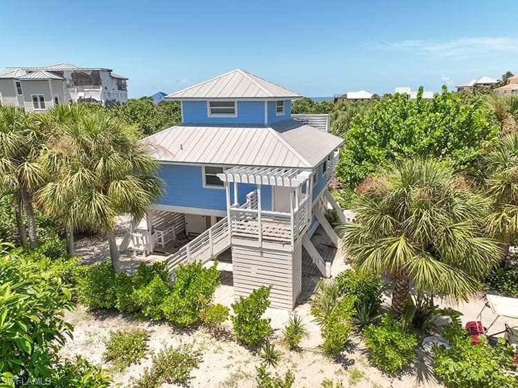 4561 Smugglers DR Upper Captiva, FL 33924