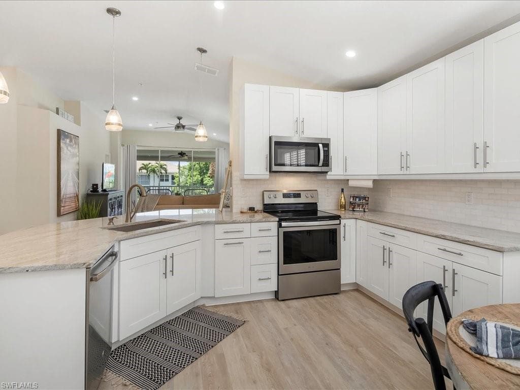 6927 Satinleaf RD N 204 NAPLES, FL 34109