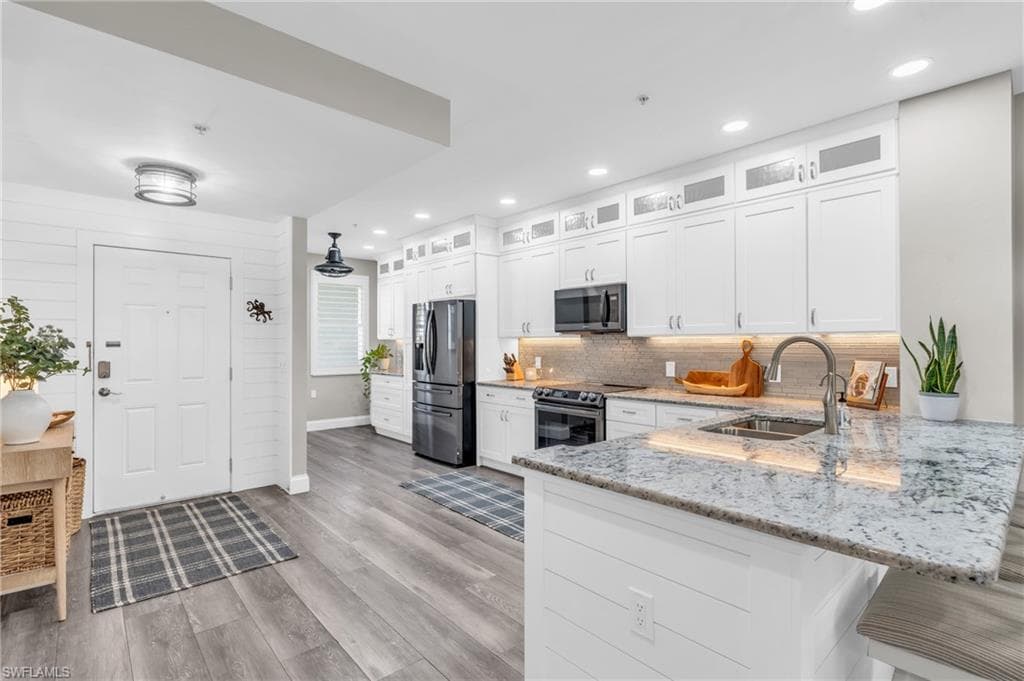 11041 Gulf Reflections DR 203 FORT MYERS, FL 33908
