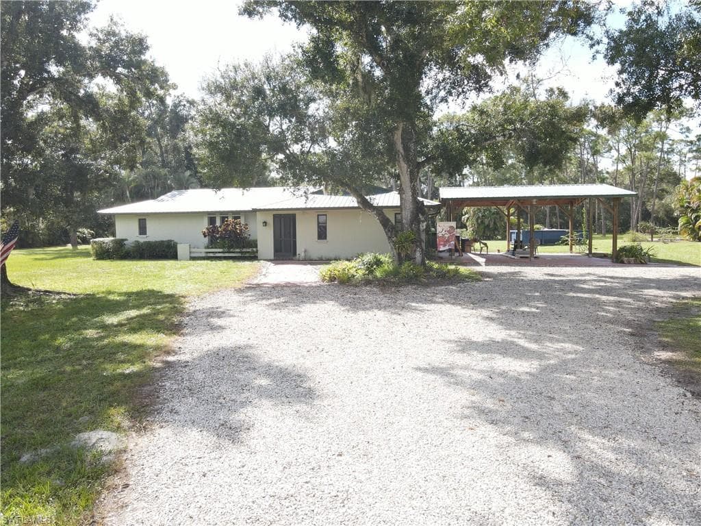 18101 Palm Creek DR NORTH FORT MYERS, FL 33917