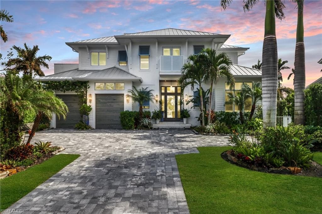 1300 Cobia CT NAPLES, FL 34102