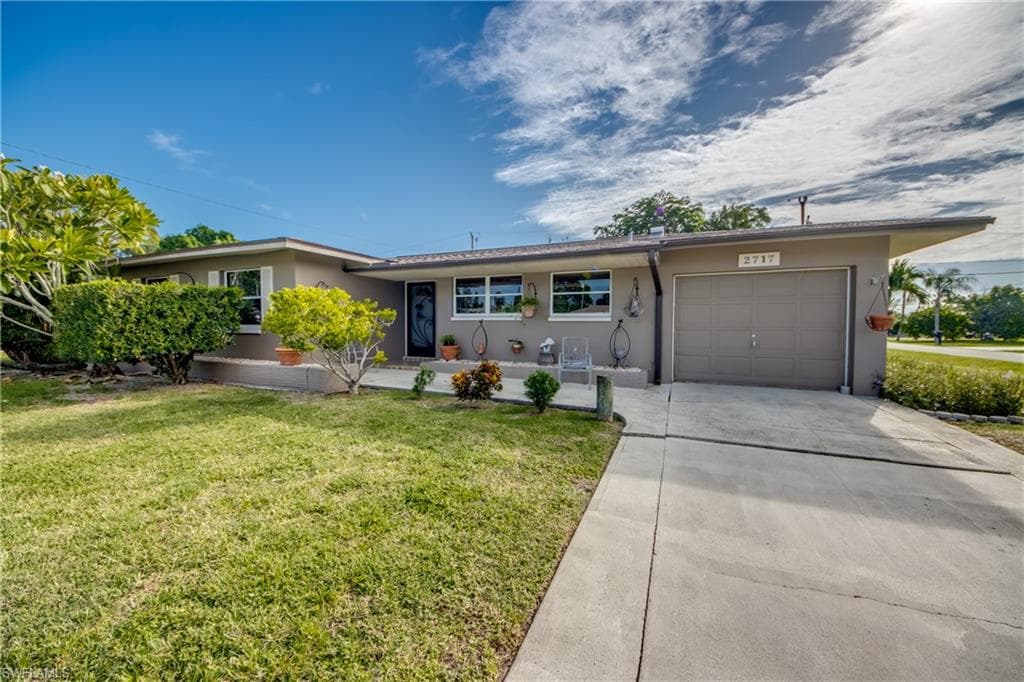 2717 SE 17th PL CAPE CORAL, FL 33904