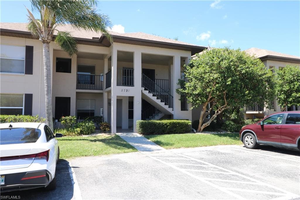 5731 Foxlake DR 6 NORTH FORT MYERS, FL 33917