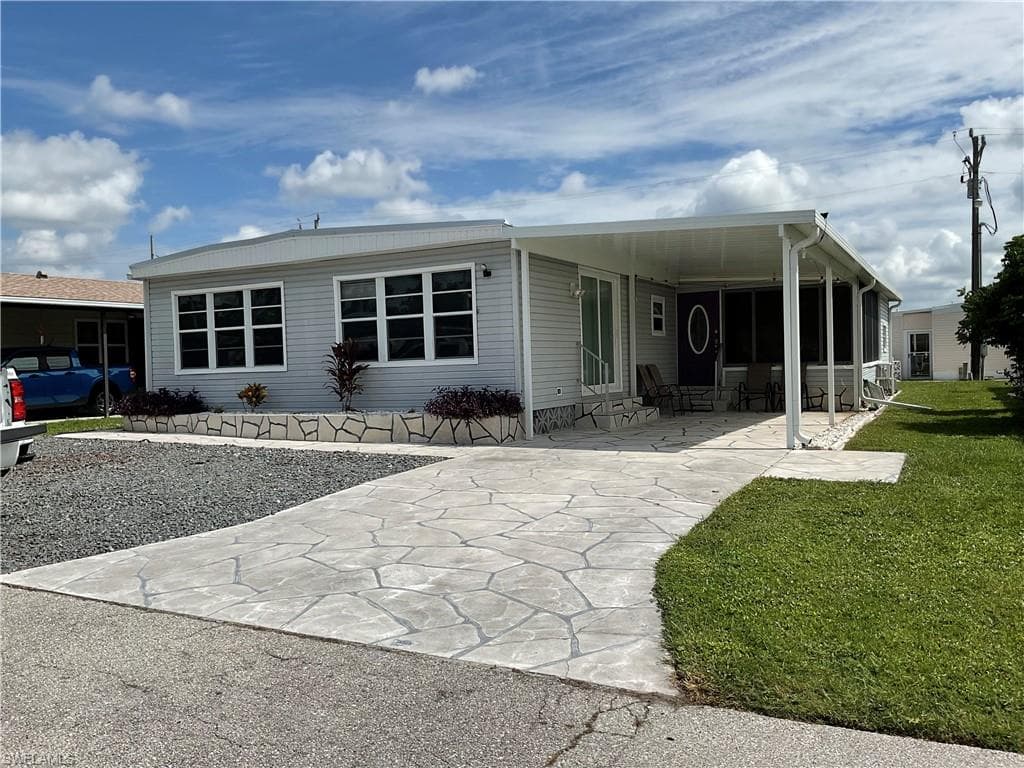 245 Shrub LN N NORTH FORT MYERS, FL 33917