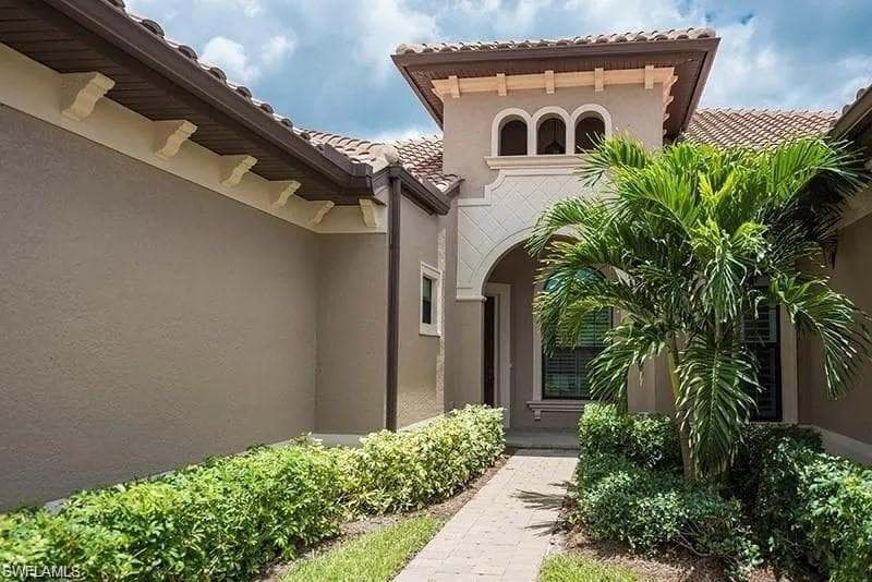 6564 Roma WAY NAPLES, FL 34113