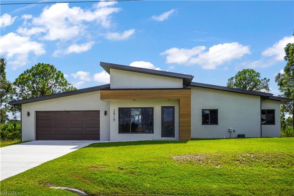 2815 45th ST W LEHIGH ACRES, FL 33971