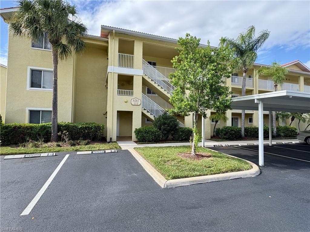 8287 Key Royal LN 1516 NAPLES, FL 34119
