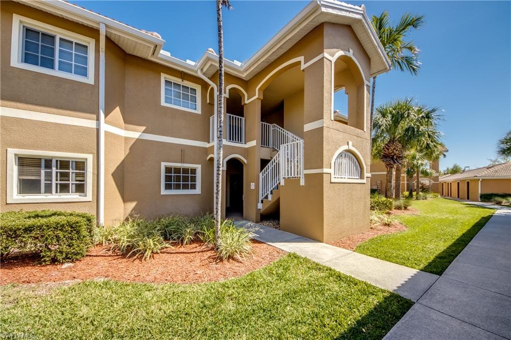 1113 Winding Pines CIR 108 CAPE CORAL, FL 33909