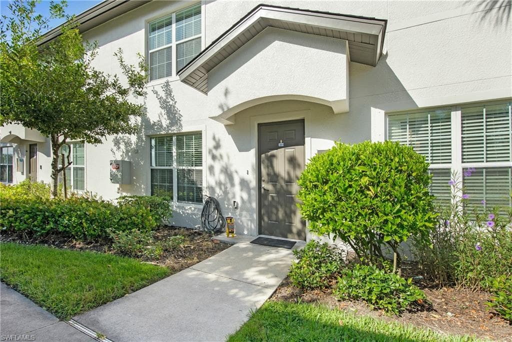 9077 Gervais CIR 902 NAPLES, FL 34120