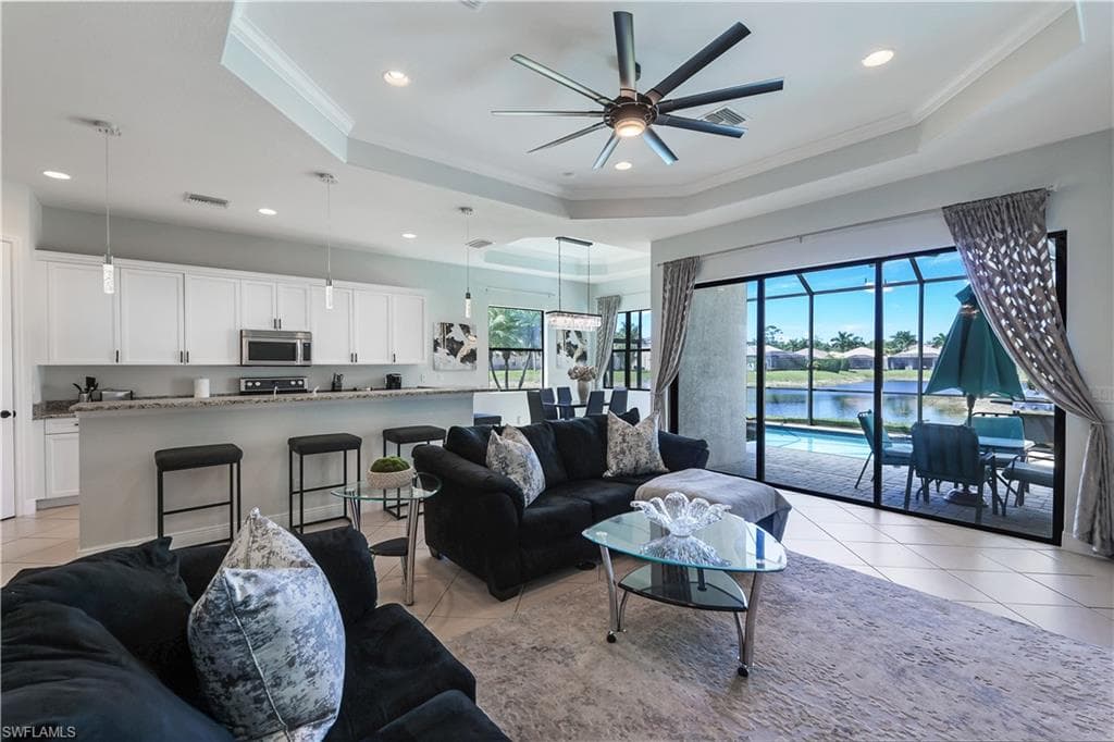 1685 Serrano CIR NAPLES, FL 34105