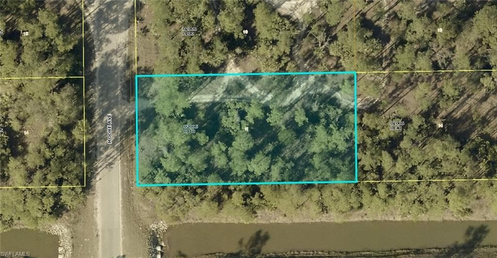 2 Moore AVE LEHIGH ACRES, FL 33936