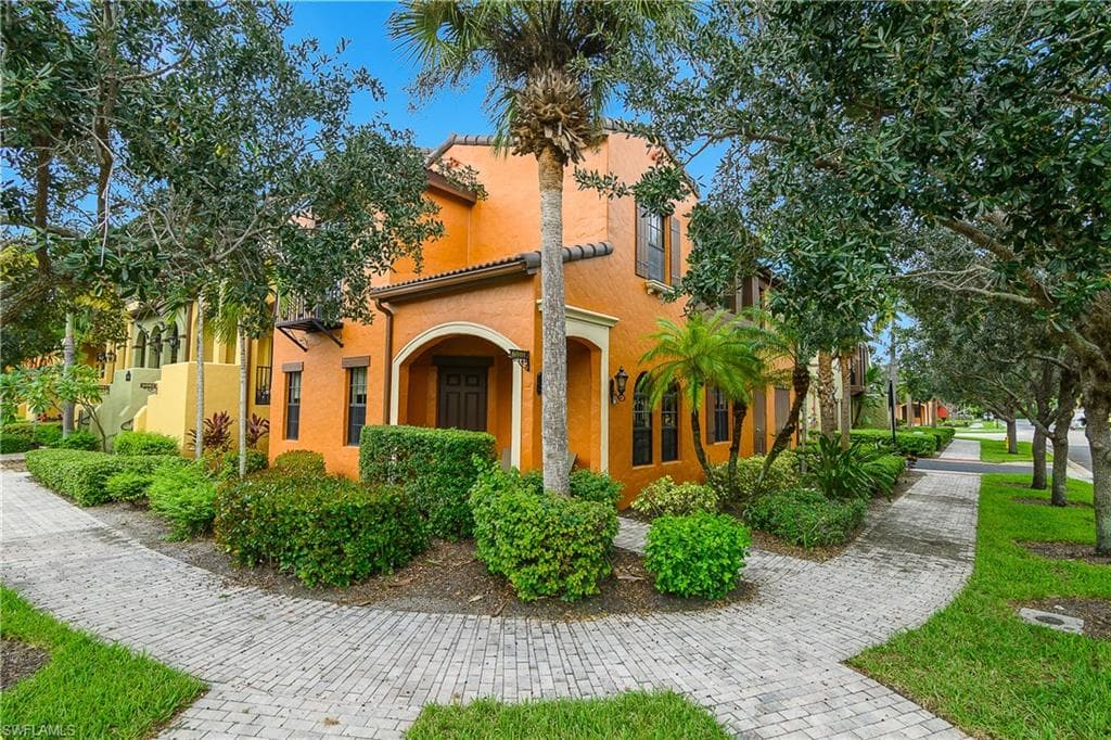 9095 Covina DR S 6801 NAPLES, FL 34113
