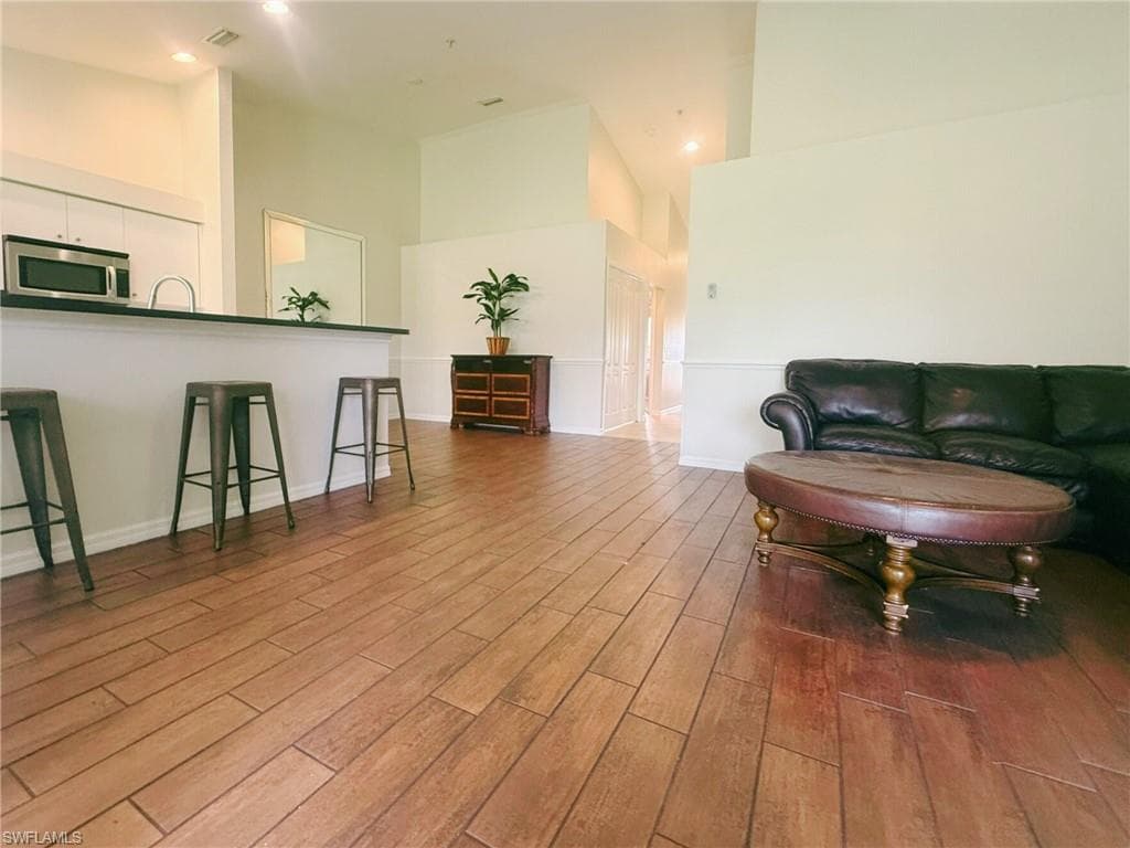 21301 Lancaster RUN 822 ESTERO, FL 33928