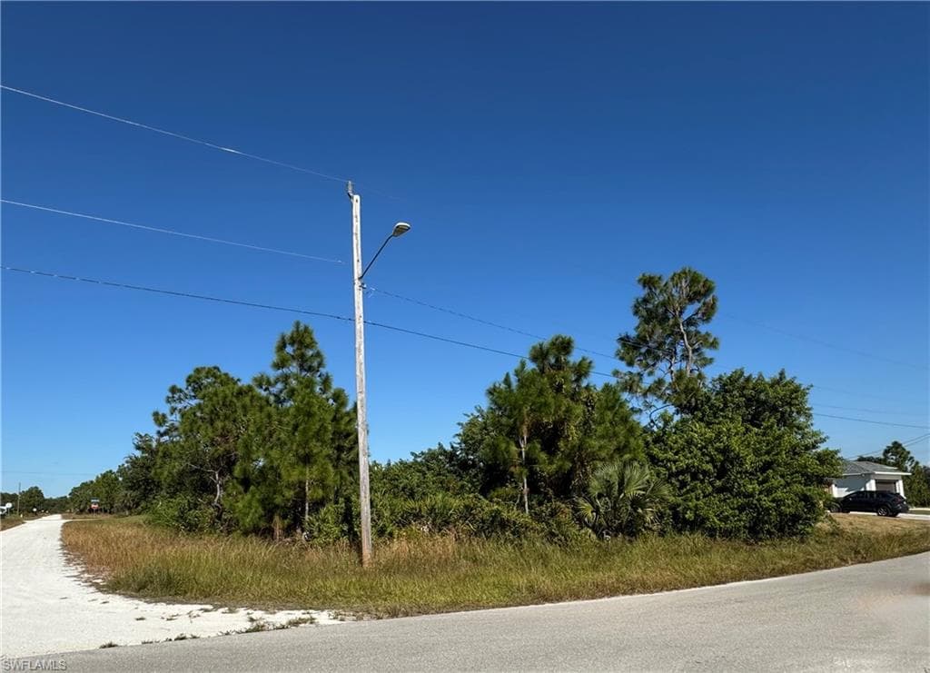 2518 23rd ST W LEHIGH ACRES, FL 33971