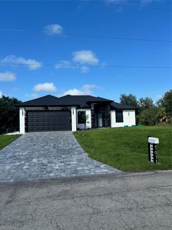 1011 Glenn AVE LEHIGH ACRES, FL 33972
